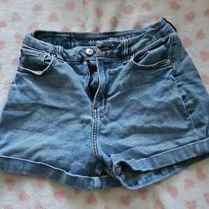 American Eagle Outfitters Women's Light Blue Jean Shorts Curvy Mom Short 4